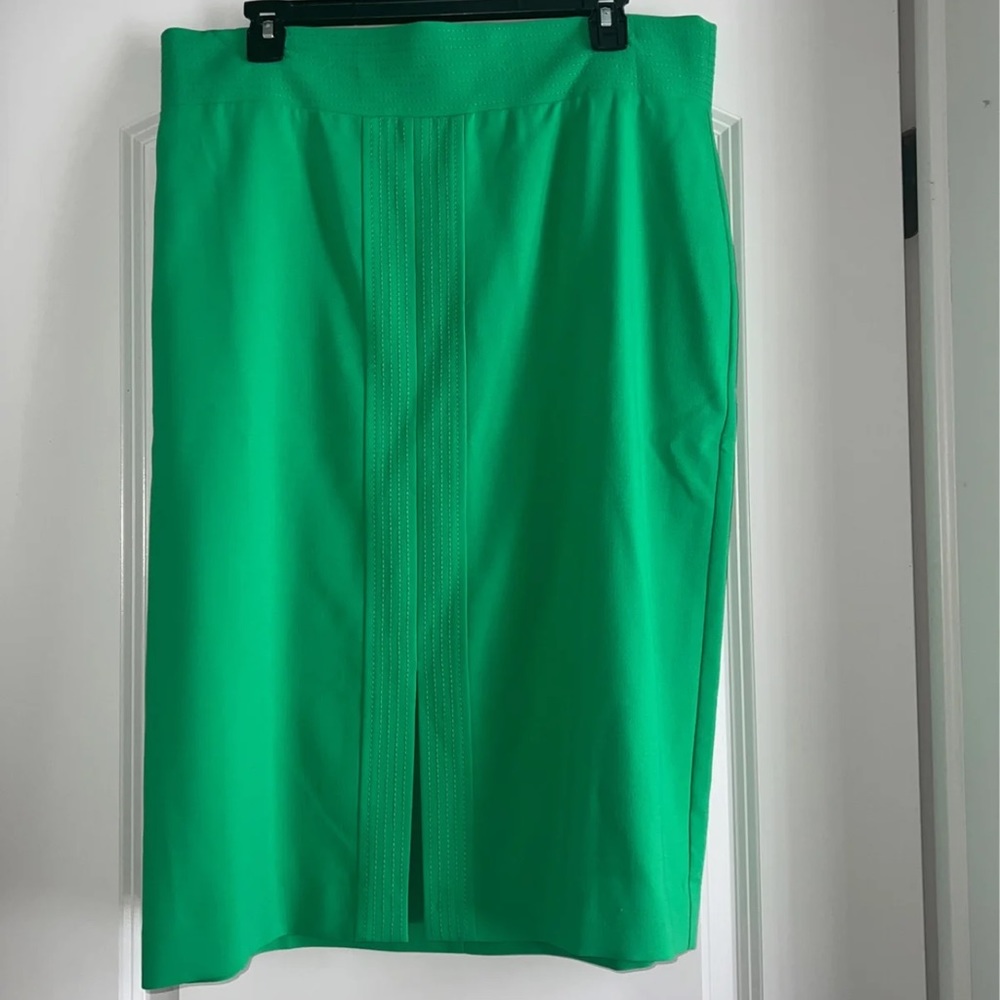 Size 14 Ann Taylor skirt never worn